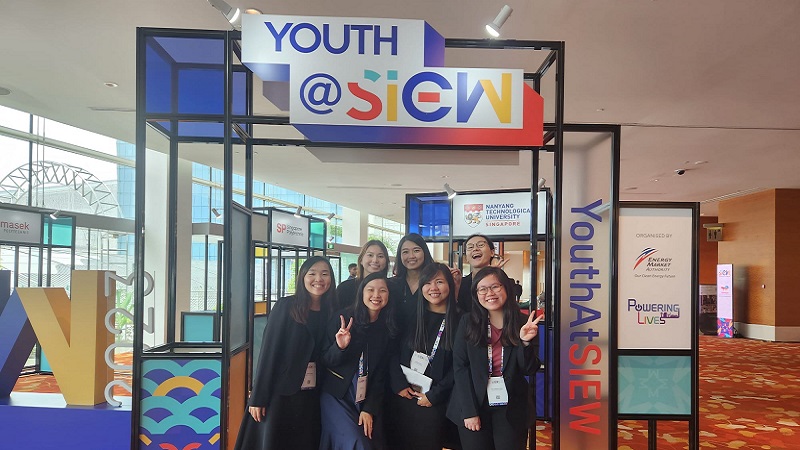 Photo of Leow Hui Min and team mates at Youth@SIEW