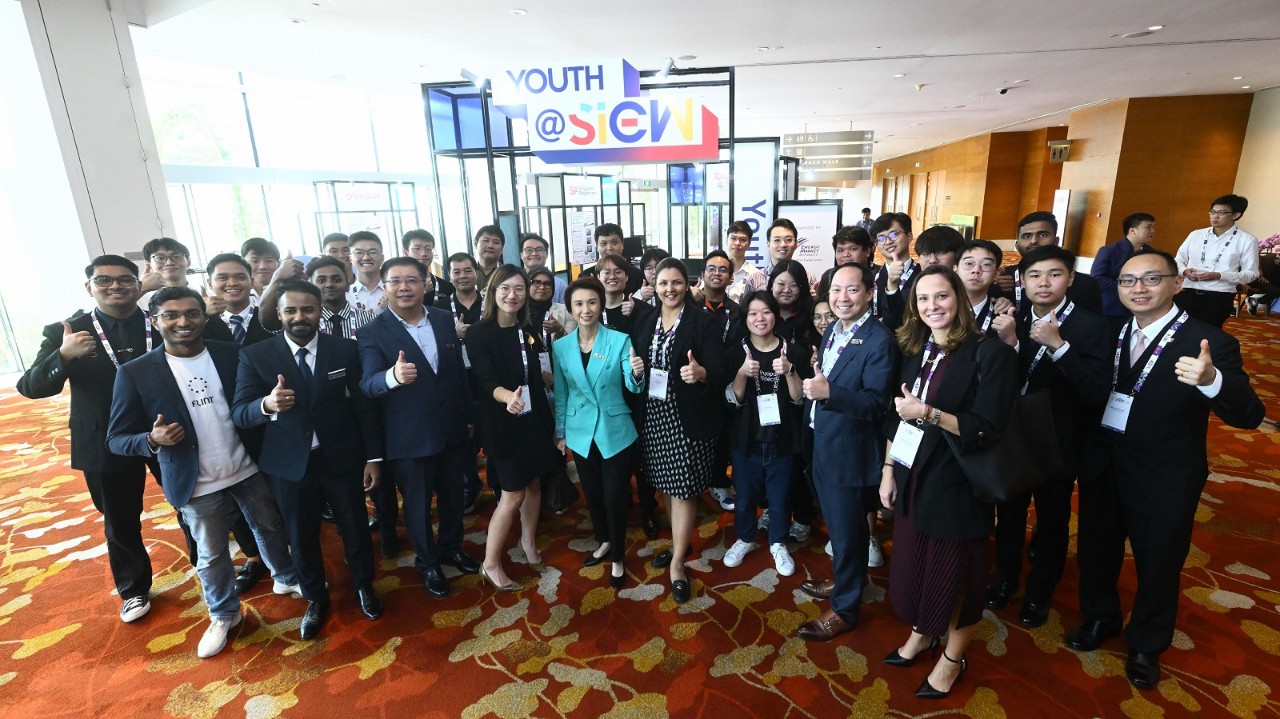 Youth delegates at Youth@SIEW 2023