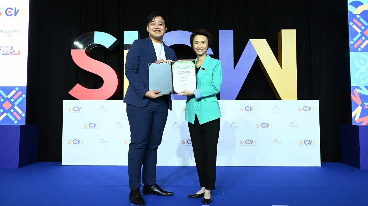 Photo of Mr tan Kah Kee who was recognised for his advocacy efforts as an Energy Ambassador at Youth@SIEW 2023