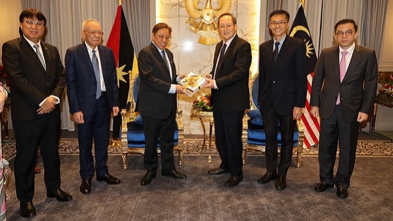 Photo taken at a discussion between Singapore and Malaysia on regional energy cooperation