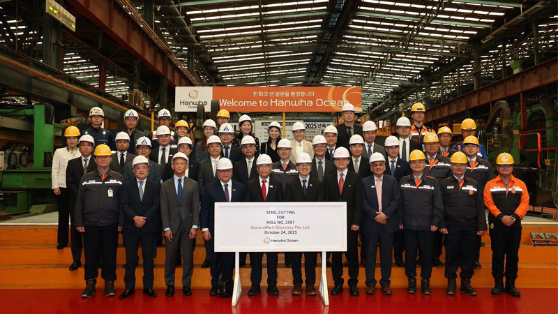 Kok Keong joins industry leaders at the steel cutting ceremony for the Floating Storage  and Regasification Unit (FSRU) for Singapore's Second LNG Terminal in Busan,  South Korea.