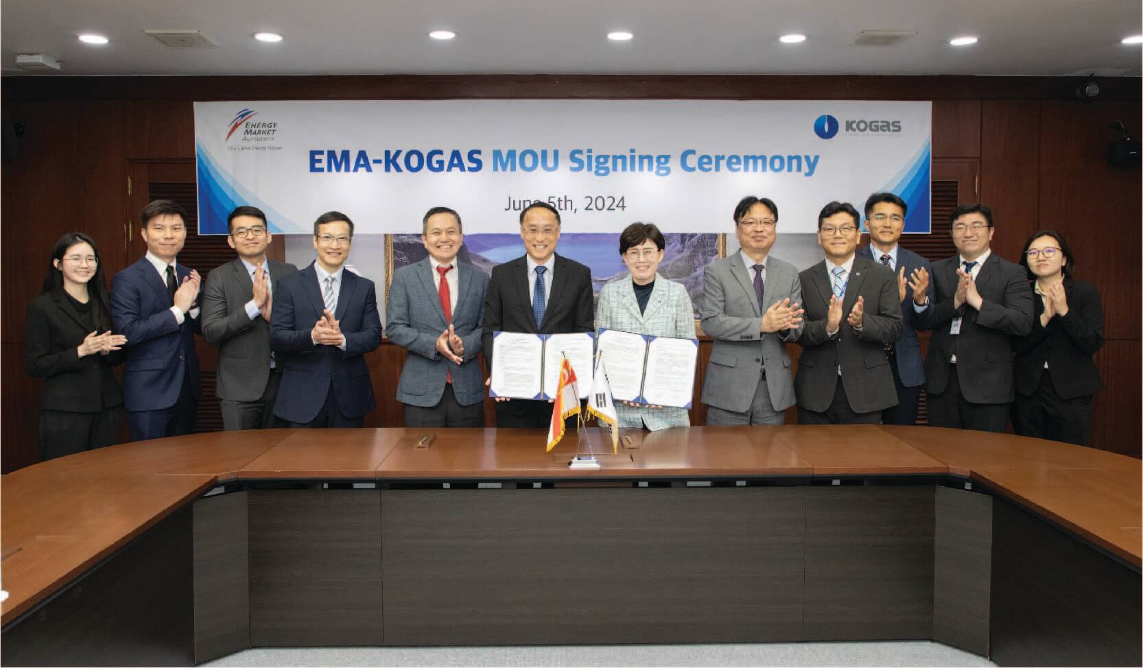 Photo taken at MOU Signing between EMA and Kogas